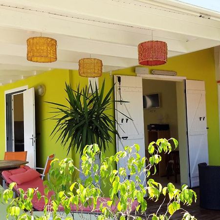 Mini-Villa Entre Montagne Et Mer Goyave 外观 照片