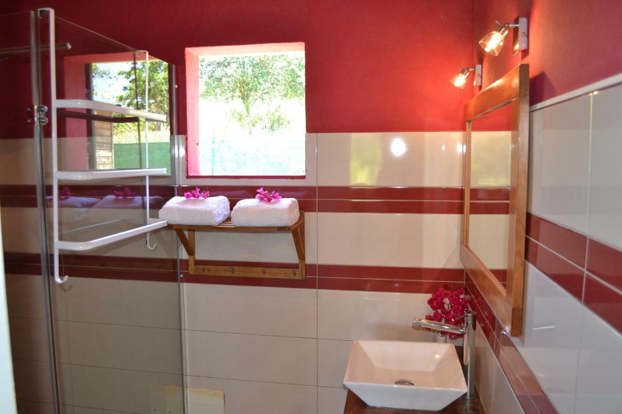 Mini-Villa Entre Montagne Et Mer Goyave 外观 照片